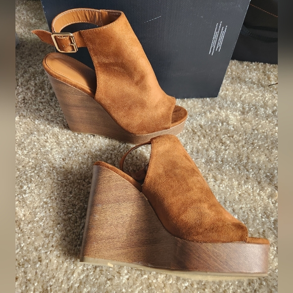 Womens Charlotte Russe wedge - open toe - Picture 7 of 7